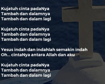 KUJATUH CINTA PADANYA